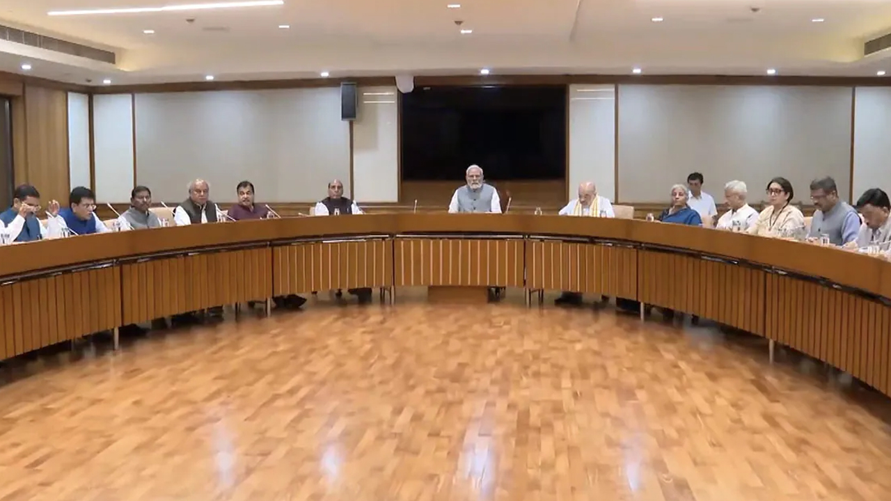 modi cabinet.jpg