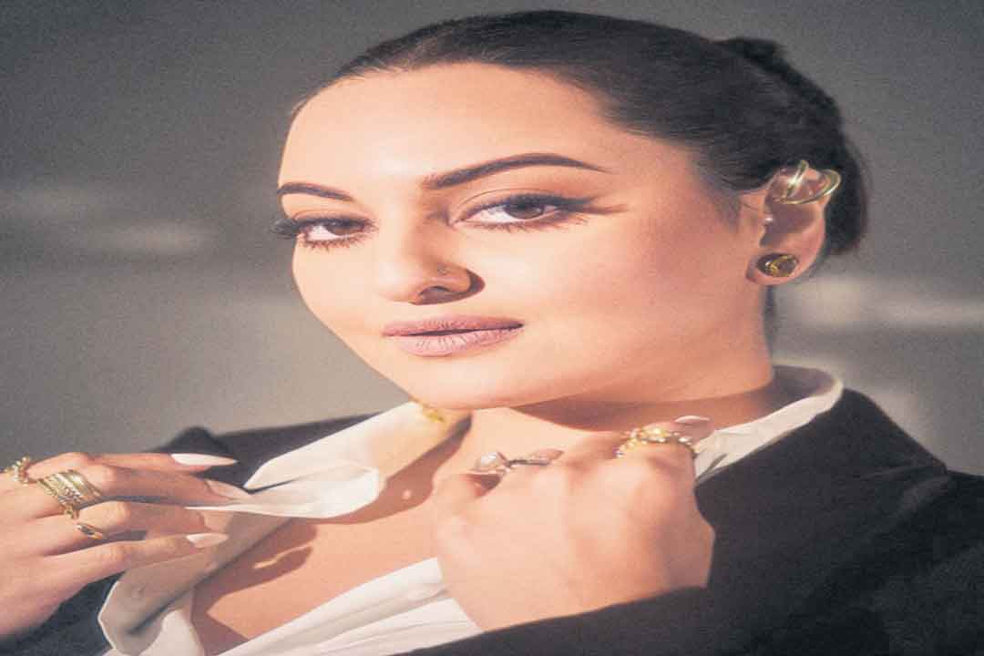 Sonakshi-(7).jpg
