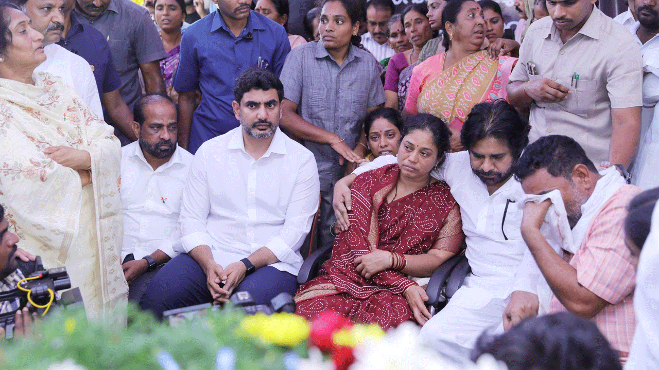 Nara-Lokesh-With-Murali-Nay.gif