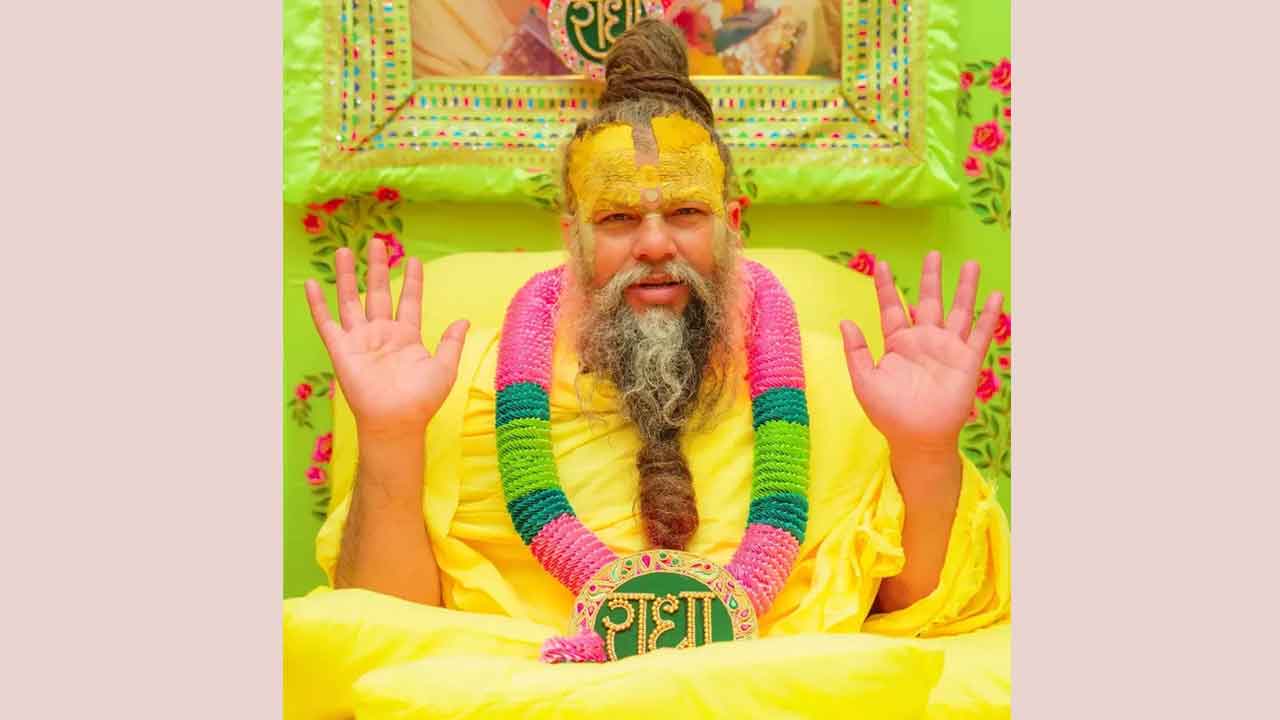 Virat Kohli With Premanand Maharaj