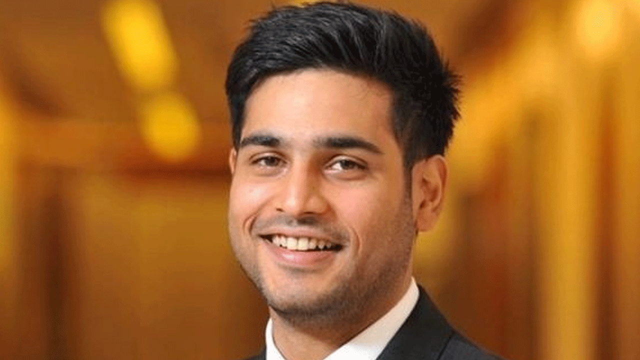 Jai-Anmol-Ambani-2.gif