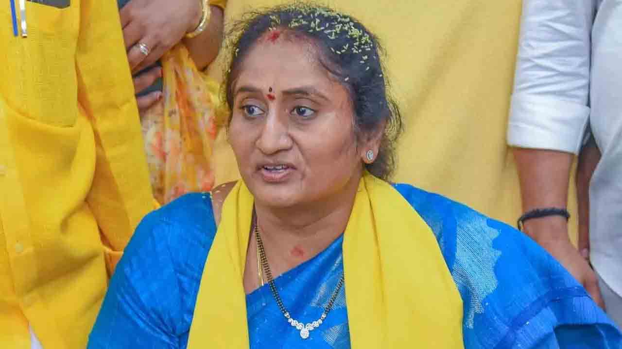 Minister Savitha