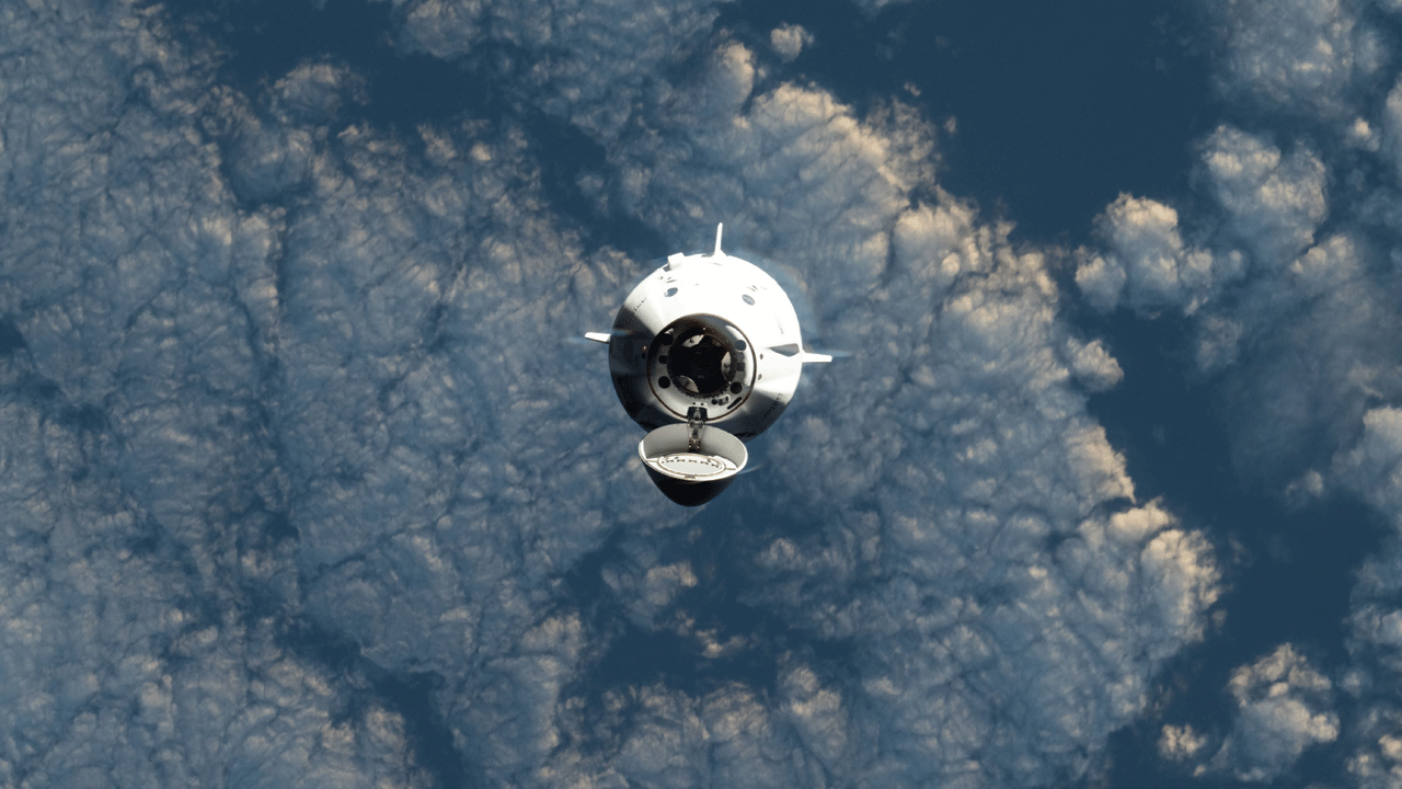 SpaceX-Dragon.gif