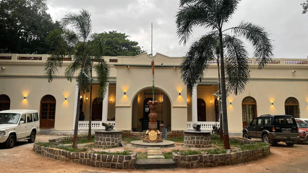 purani-haveli-1.gif