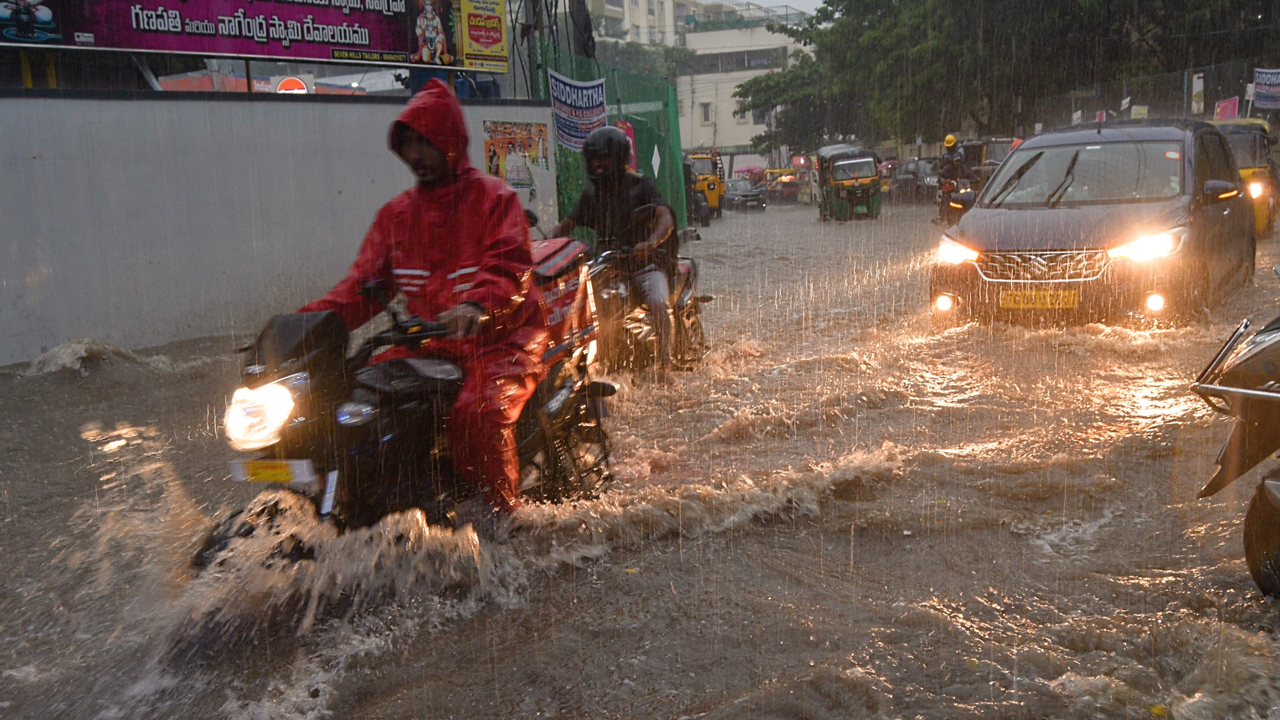 Heavy Rain in Hyderabad 