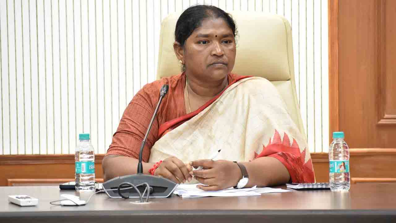 seethakka-minister.jpg