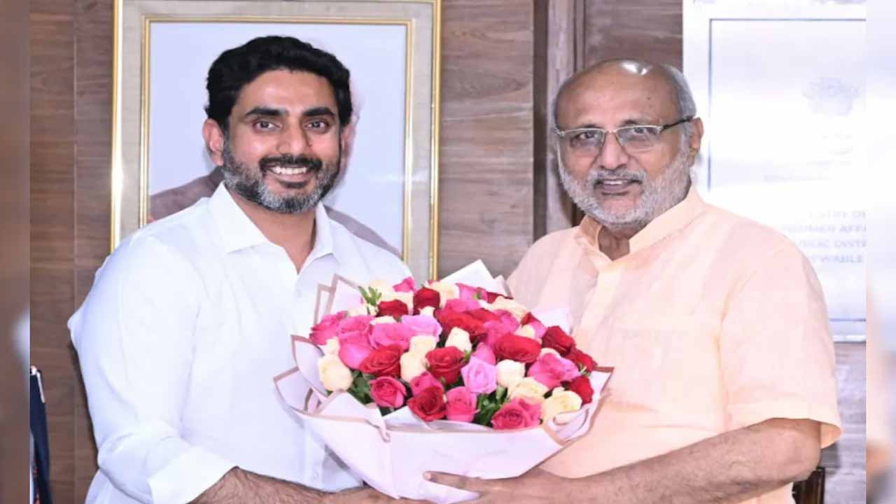 lokesh-with-radhakrishnan.jpg