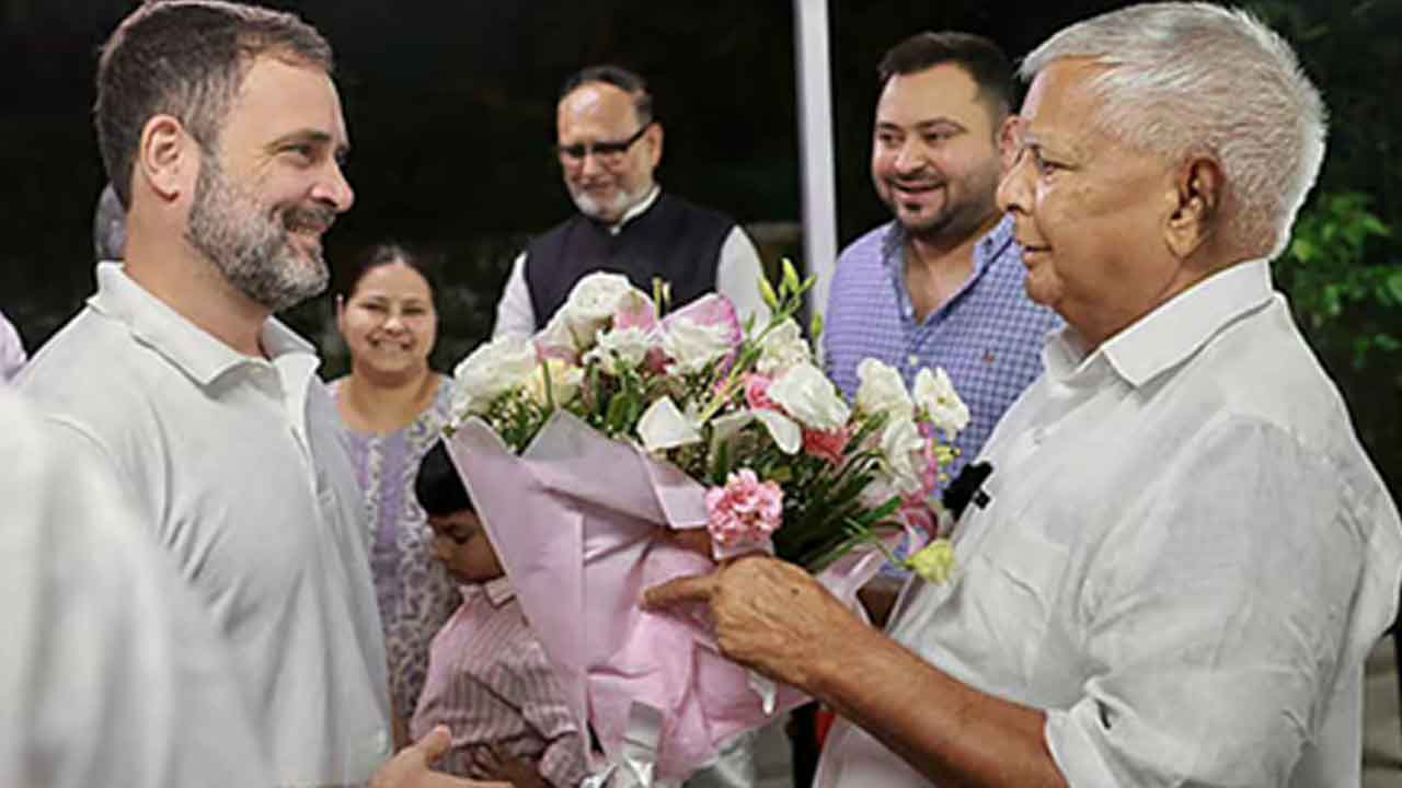 rahul-and-lalu.jpg