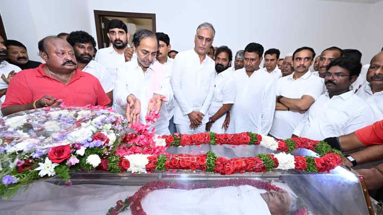 kcr-at-harish-rao-house-2.jpg
