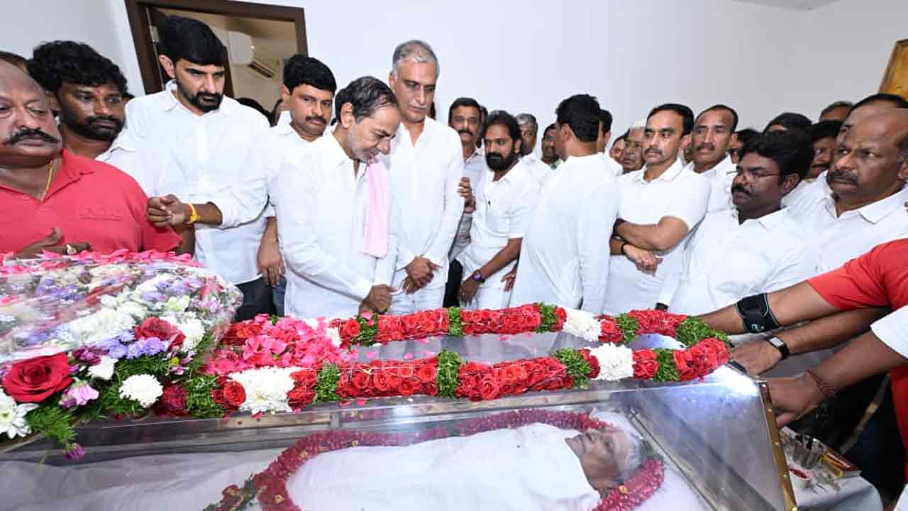 kcr-at-harish-rao-house-3.jpg