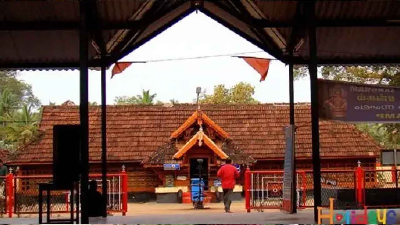 Aryankavu-Shasta-Temple.jpg
