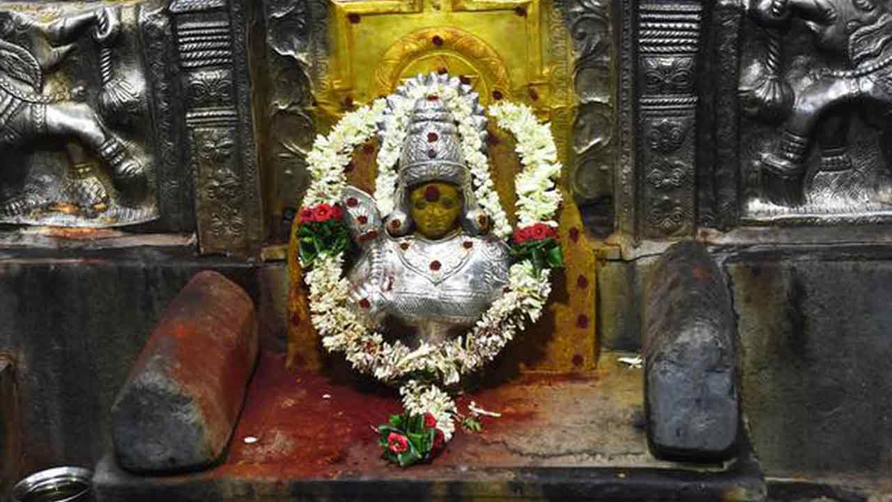 Sri-kanakamahalakshmi-devi.jpg