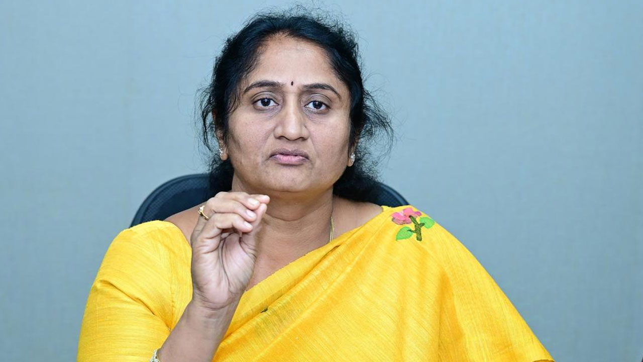 savitha-minister.jpg