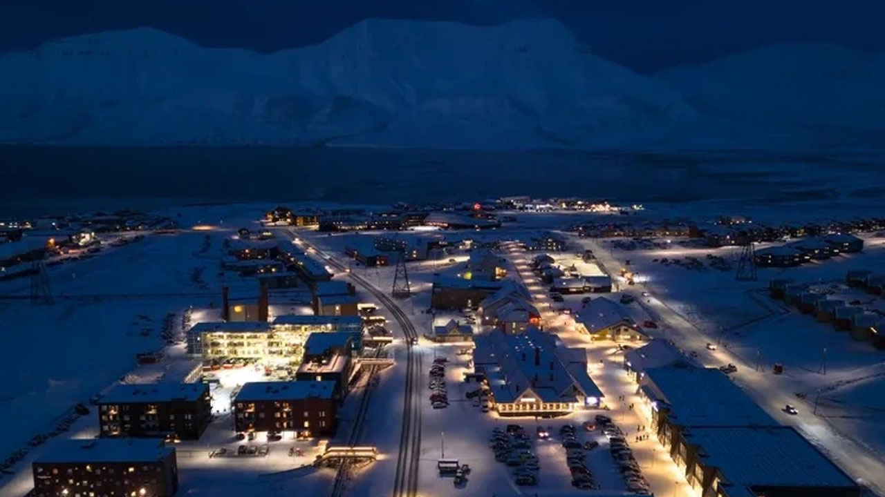 Svalbard-Polar-Night.jpg