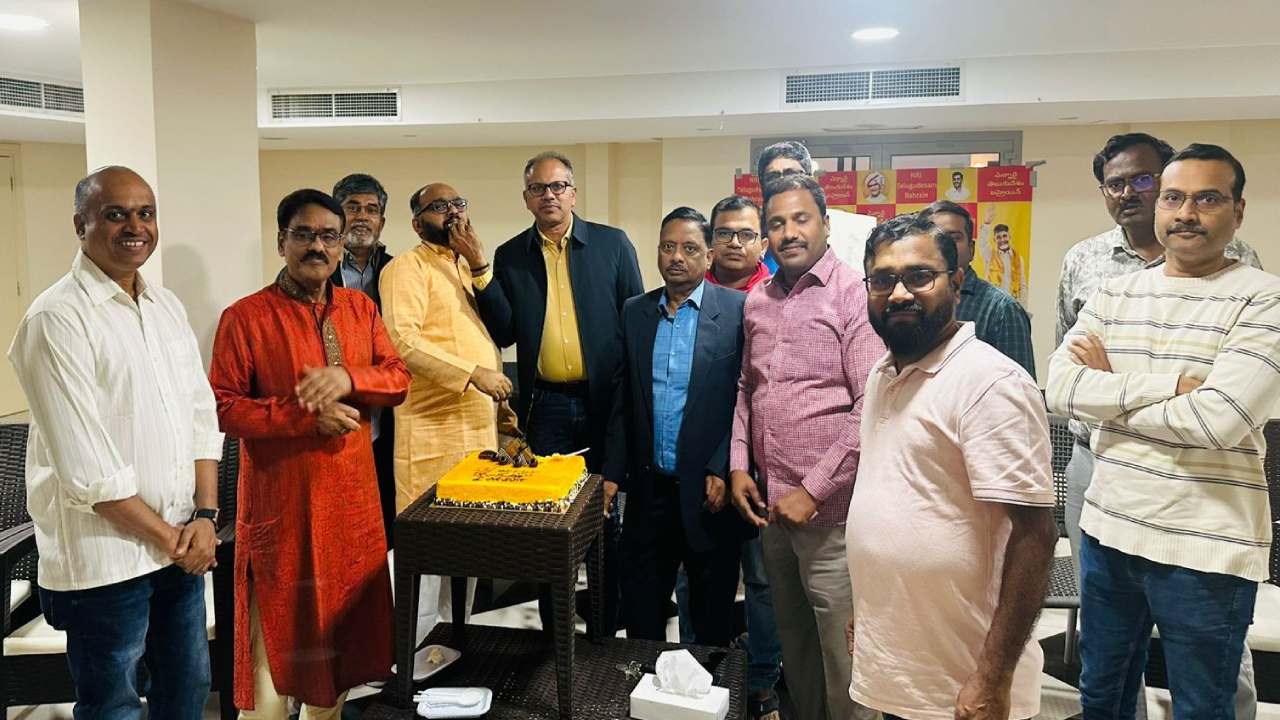 బహ్రెయిన్ లో.jpg