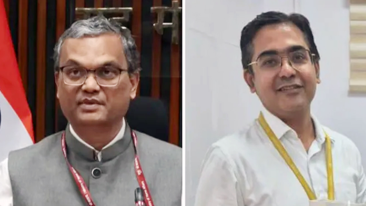 CBSE Chariman Prashant Sitaram and Secretary Varun Bharadwaz.jpg