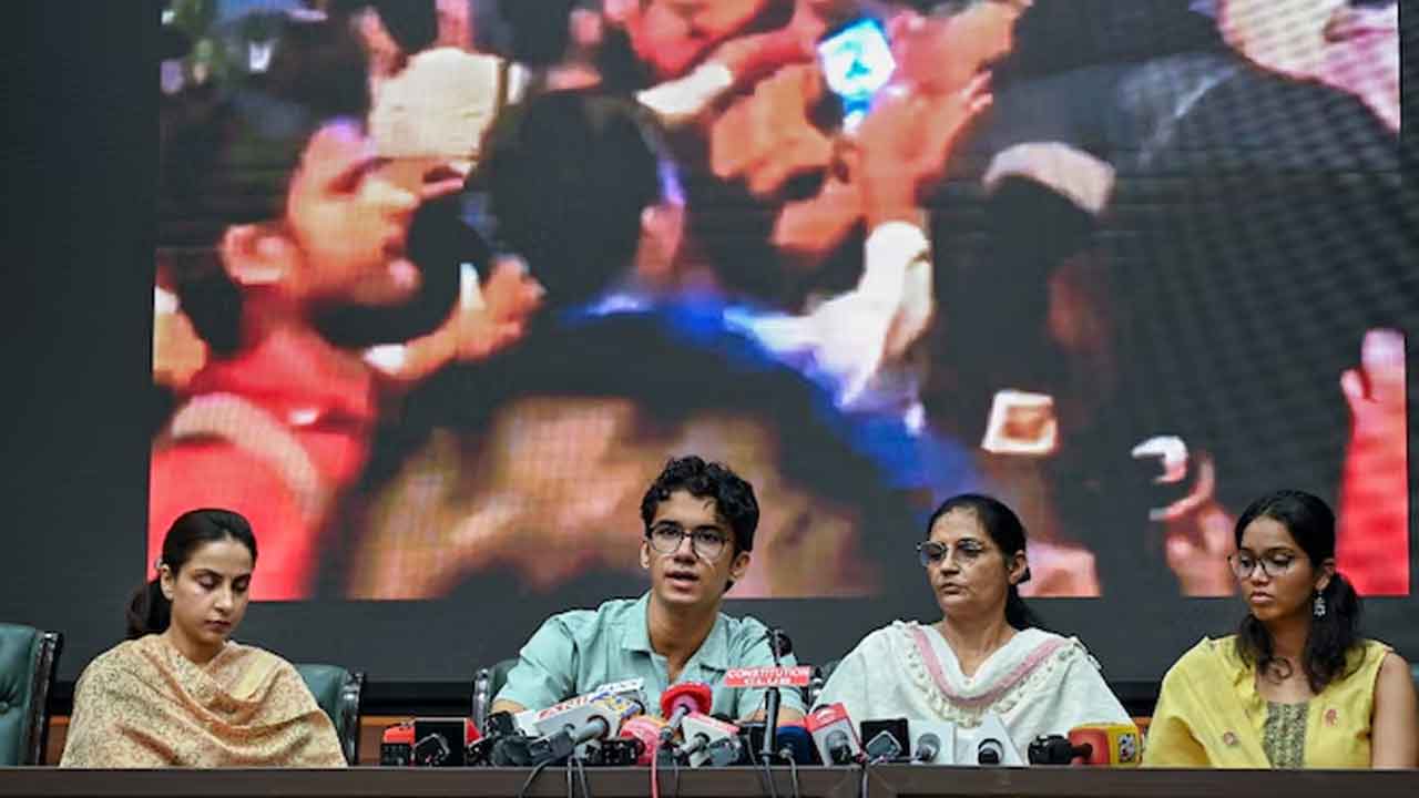 Delhi-Police-Family.jpg
