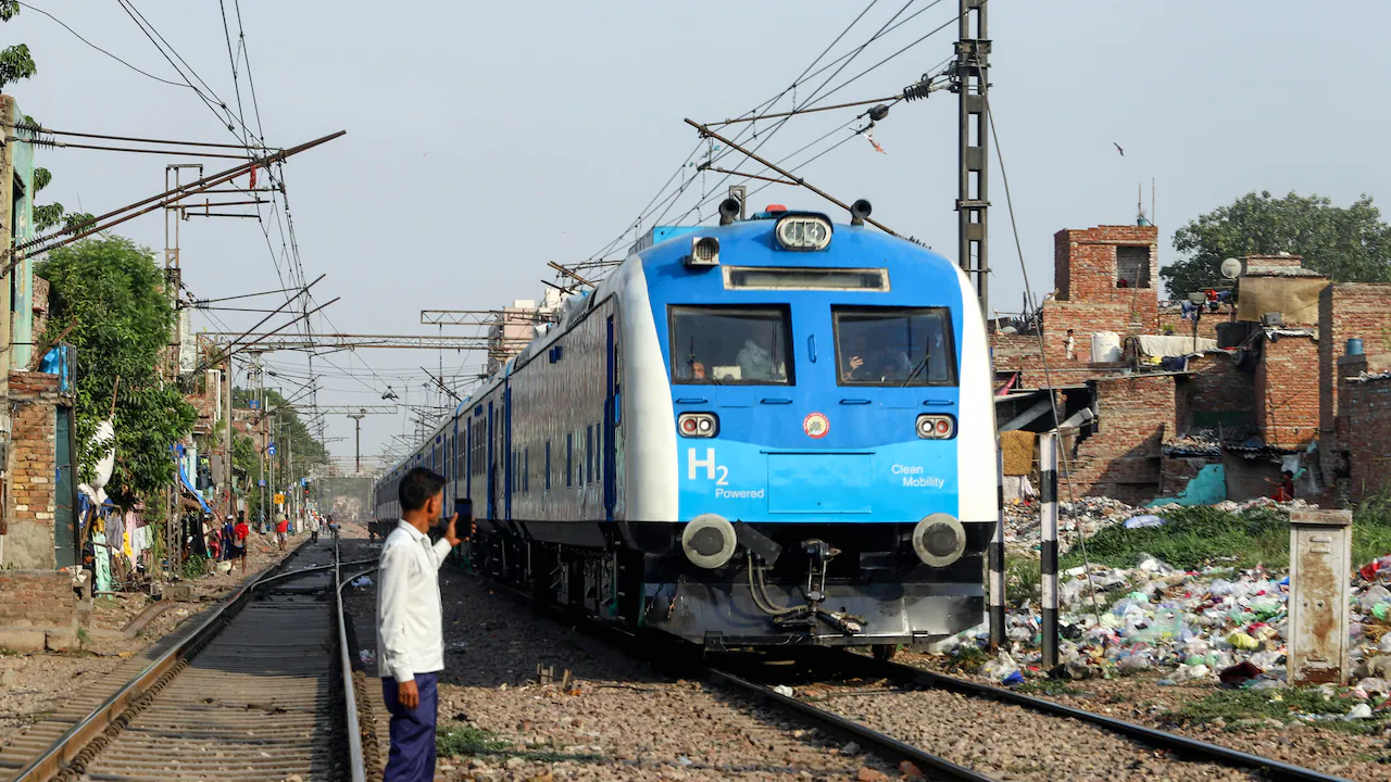 Indias first hydrogen train2.webp