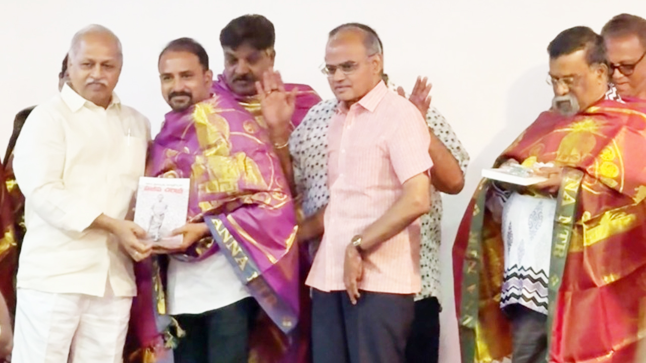 NANDAMURI-3.jpg