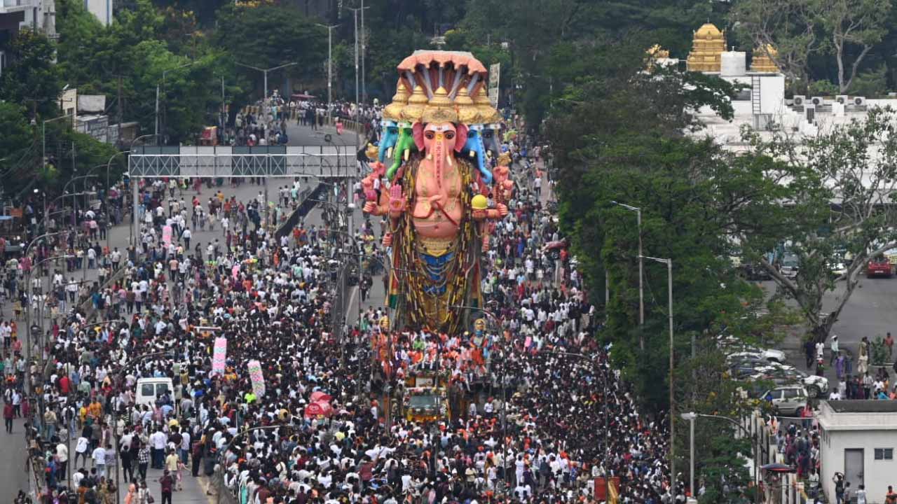khairatabad-bada-ganesh9.jpg