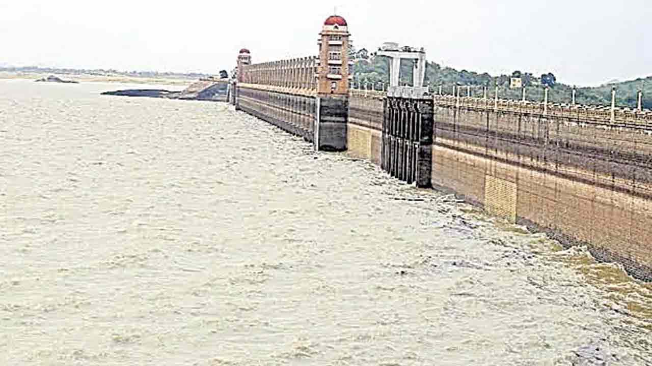 tb-dam1.jpg